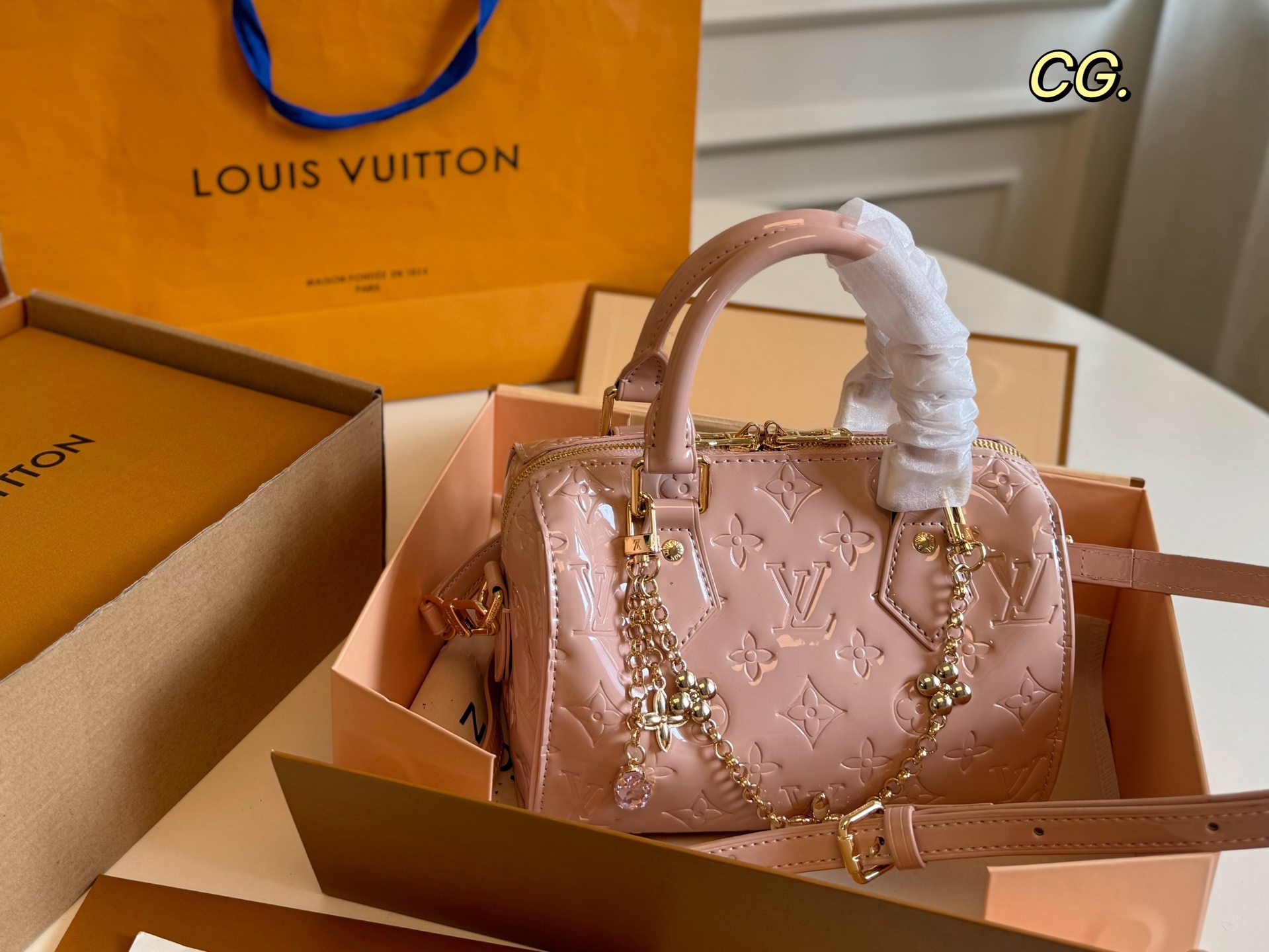 Louis Vuitton Speedy patent leather pillow bag