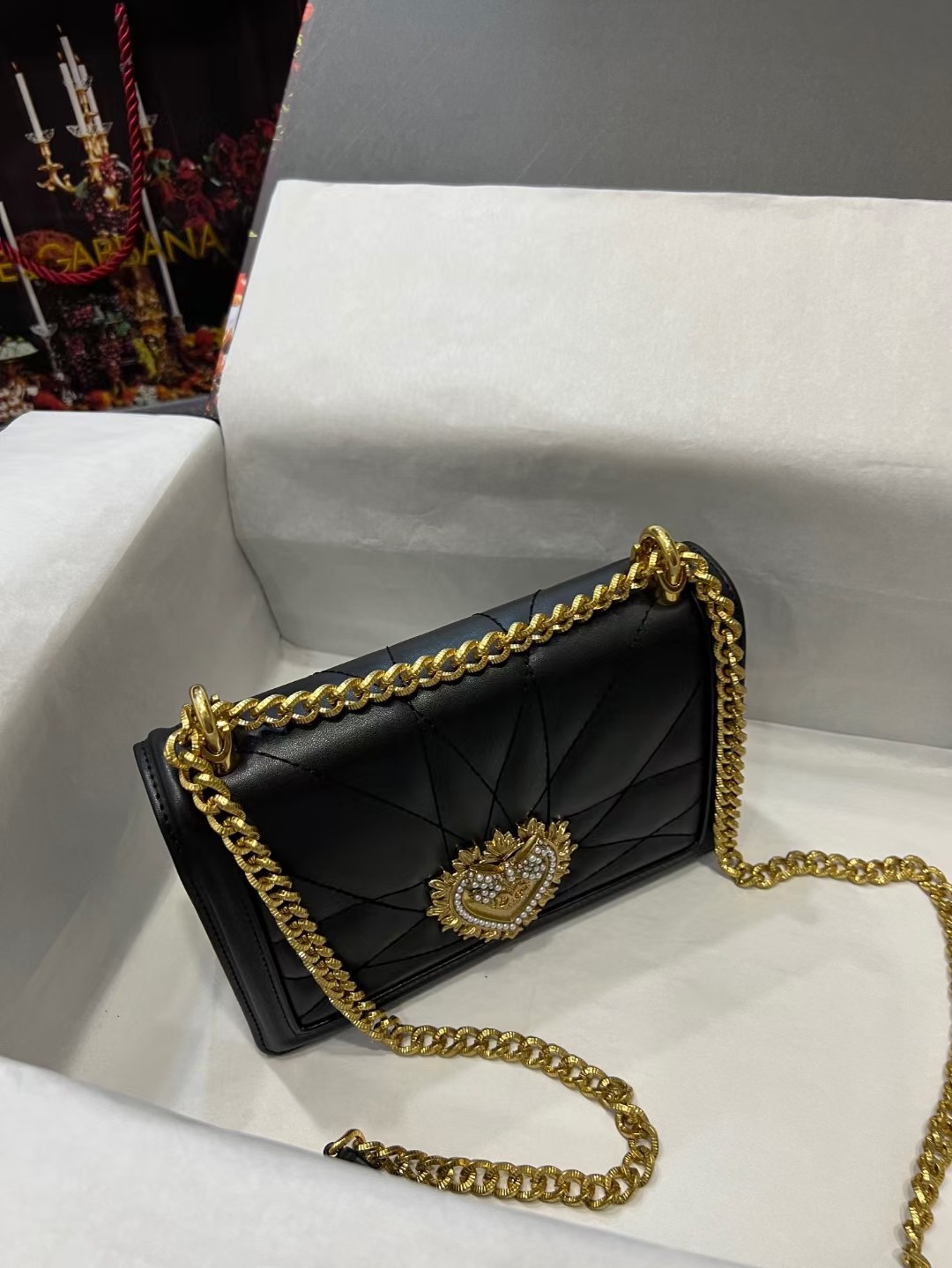 Dolce & Gabban chain bag