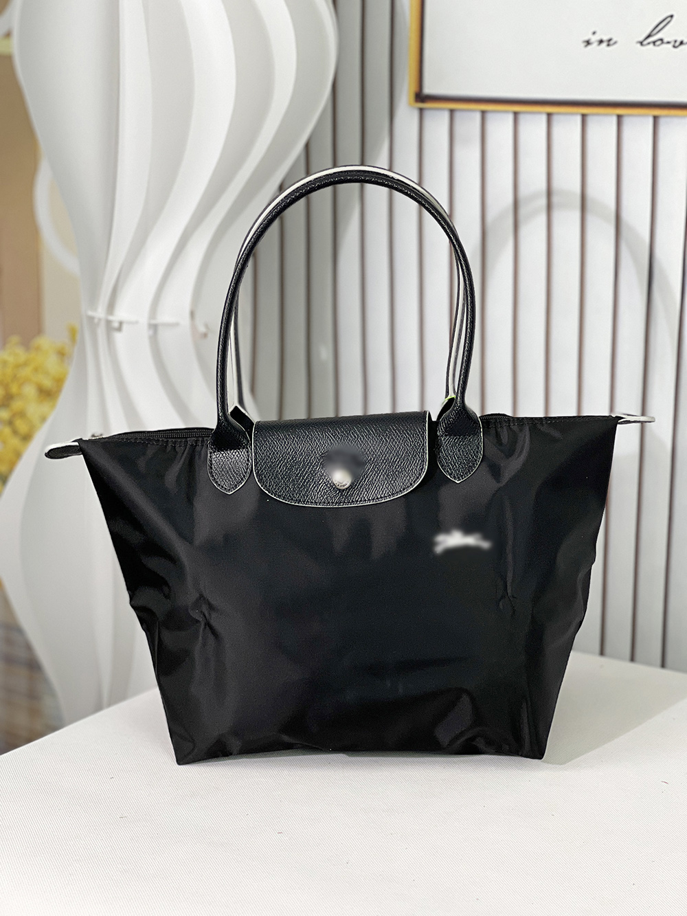 Longchamp Large Handle Bag-3 items for 100 discount code:Discount27