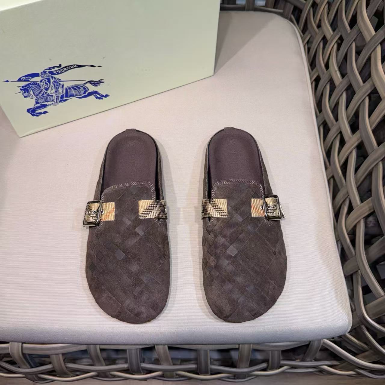 Burberry Men's Slippers