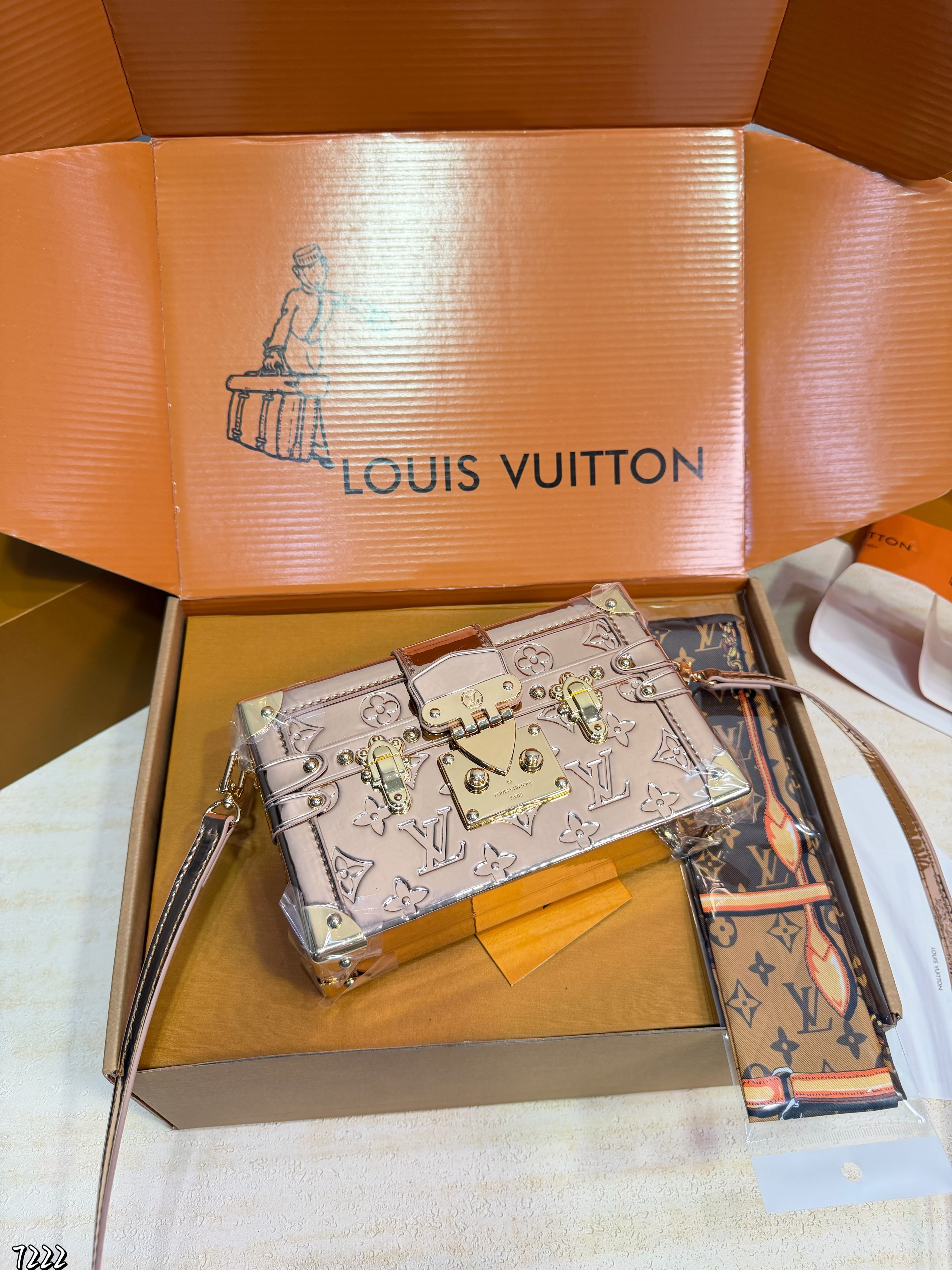 Lv petitemalle hard box