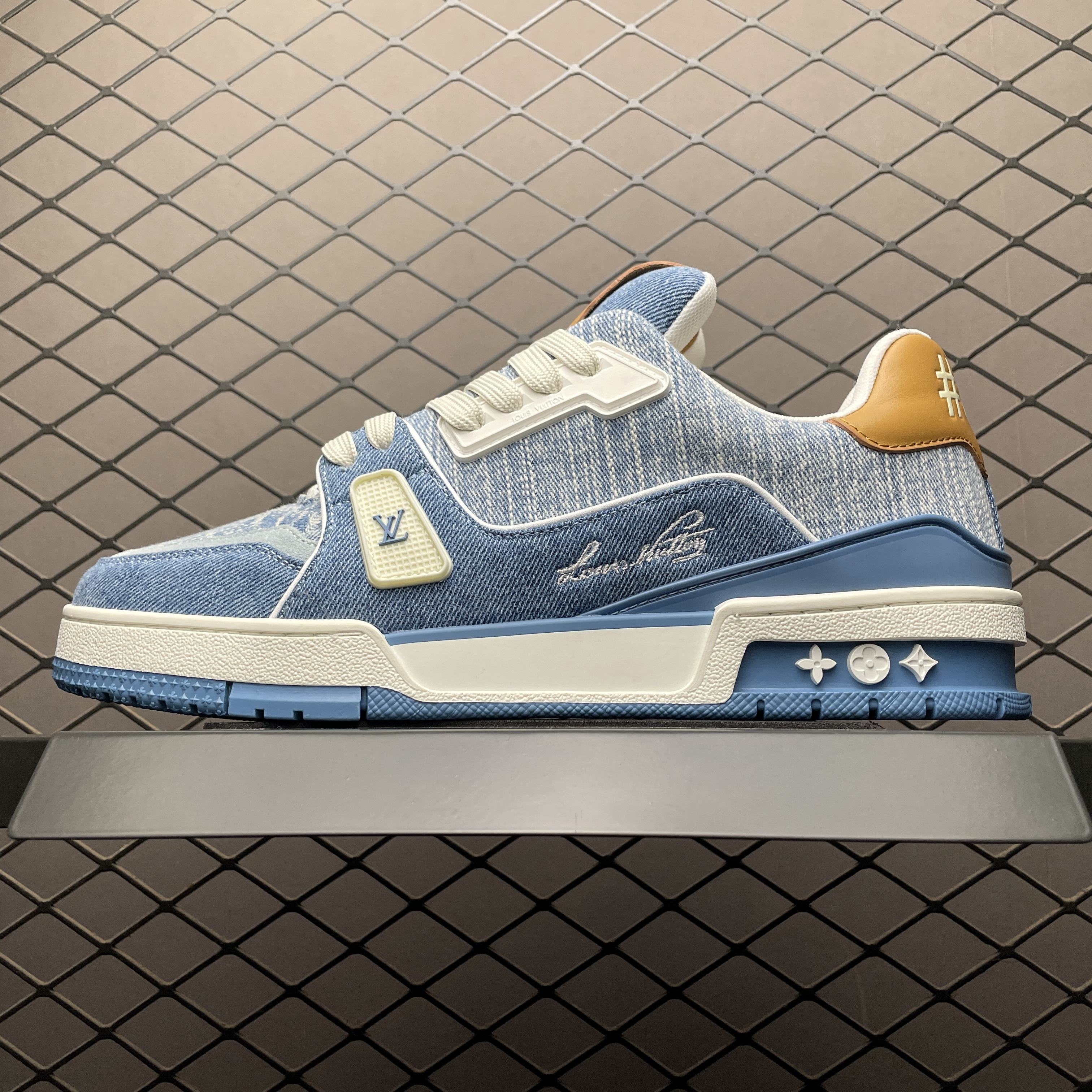 L X V TRAINER Sneakers