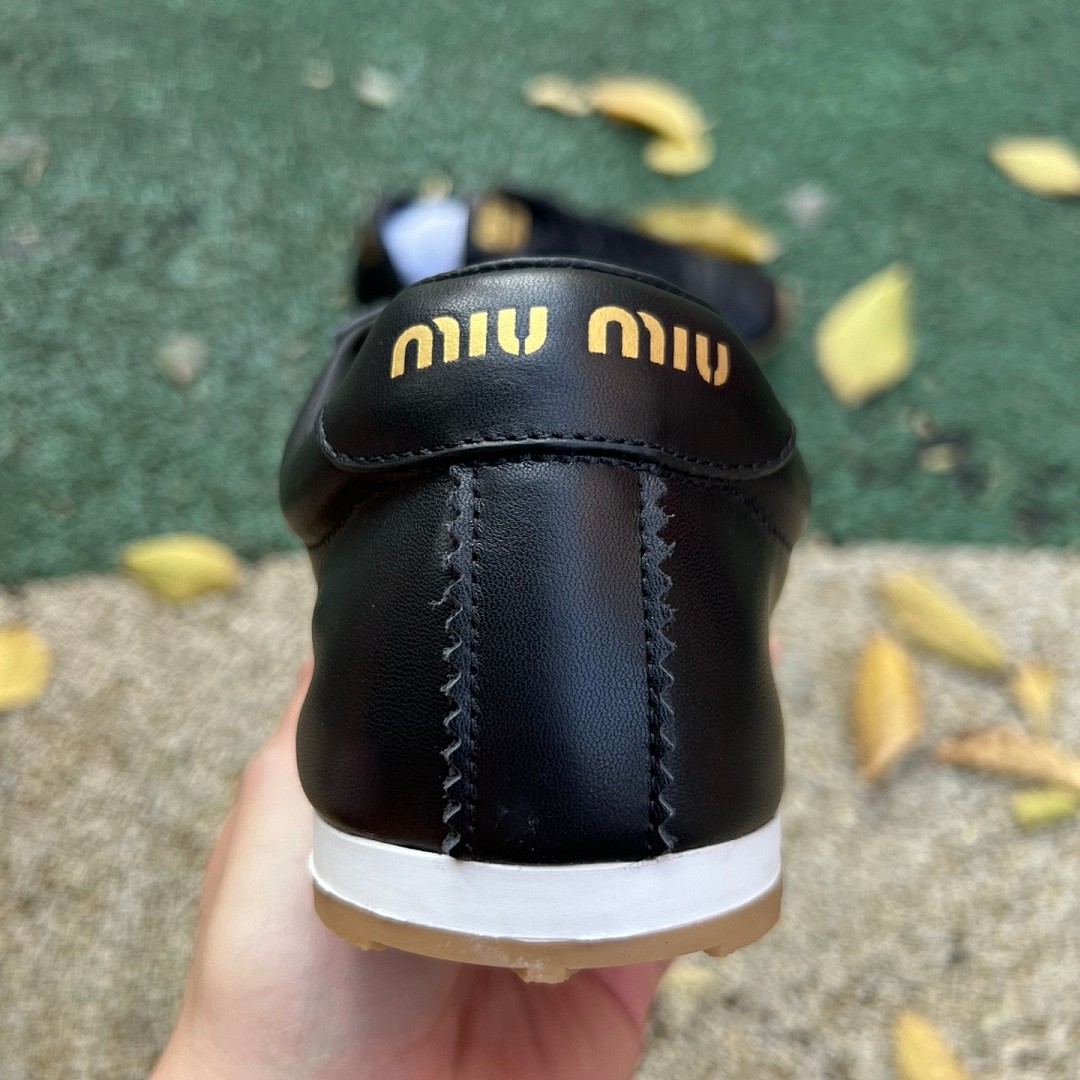 MIU MIU缪缪 Plume 皮革黑色 运动鞋 尺码：35-40   38