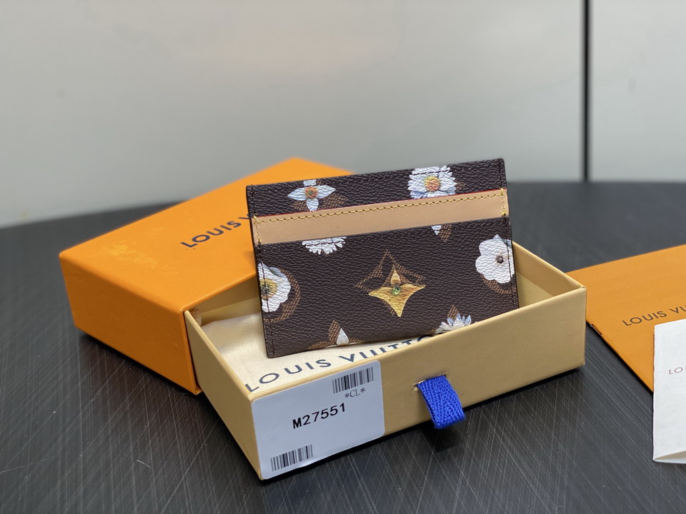 L X V Wallets(Multiple sizes) detail 3