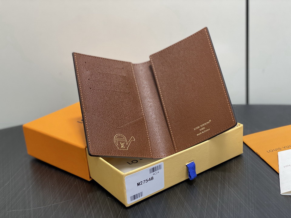 L X V Wallets(Multiple sizes) detail 23