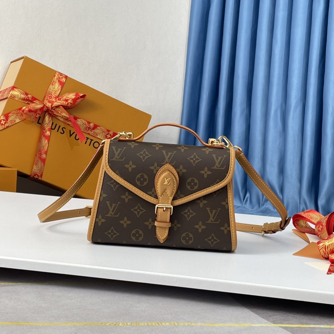 L X V Nicolas Ghesquière M44919 Size：23.5×18×9cm