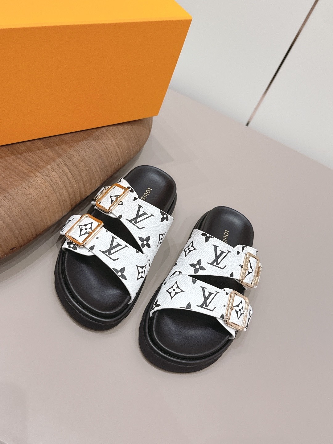 L X V SLIPPERS(Multiple colors) detail 9
