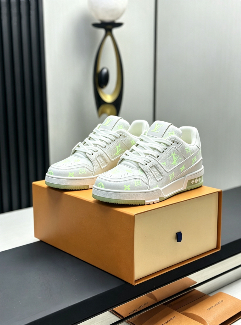 L X V TRAINER （Glow-in-the-dark effect）Sneaker 26SS