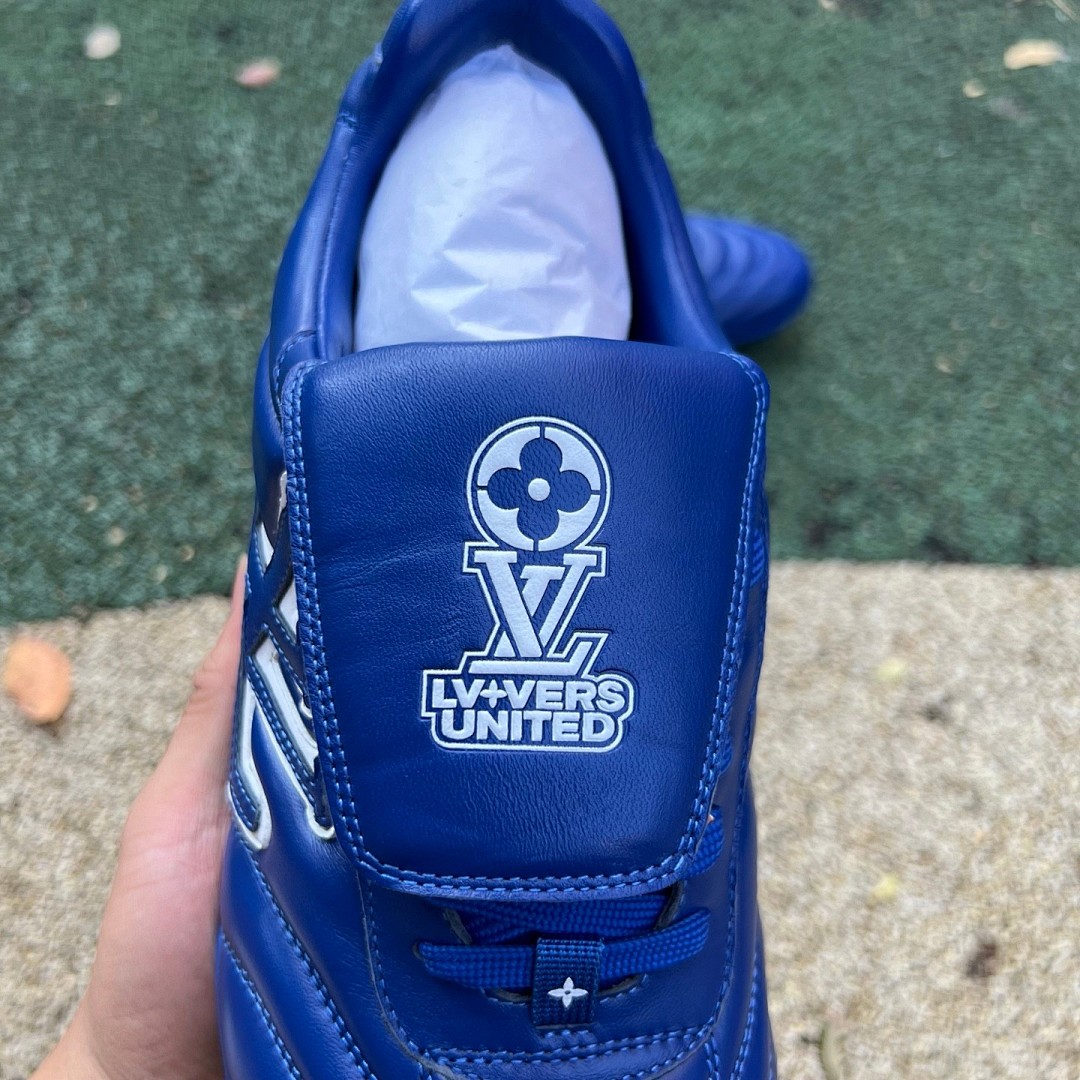 LOUIS VUITTON Footprint Soccer lv足球鞋 蓝色 尺码：39-45   52