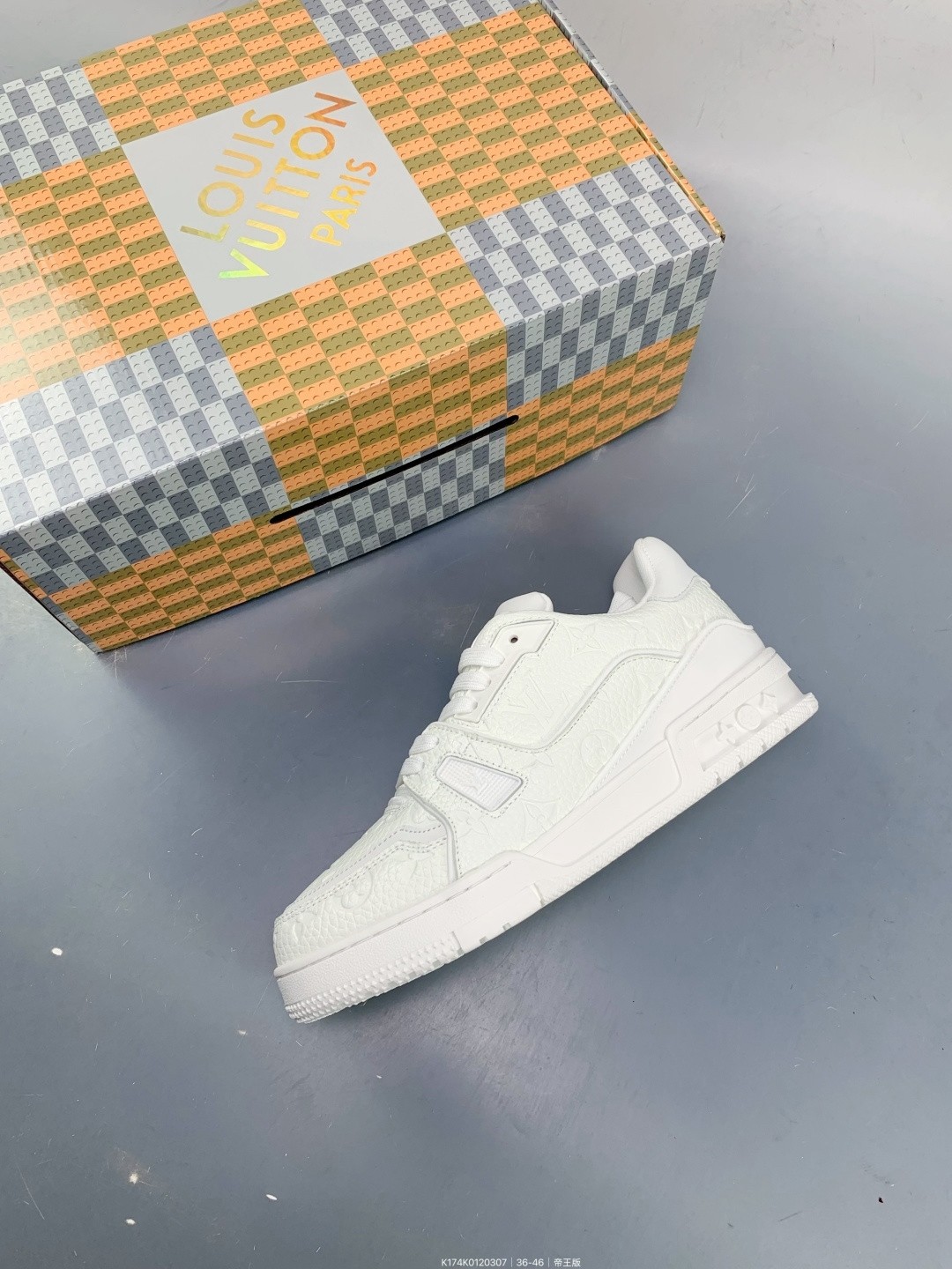 L X V TRAINER Sneakers detail 3