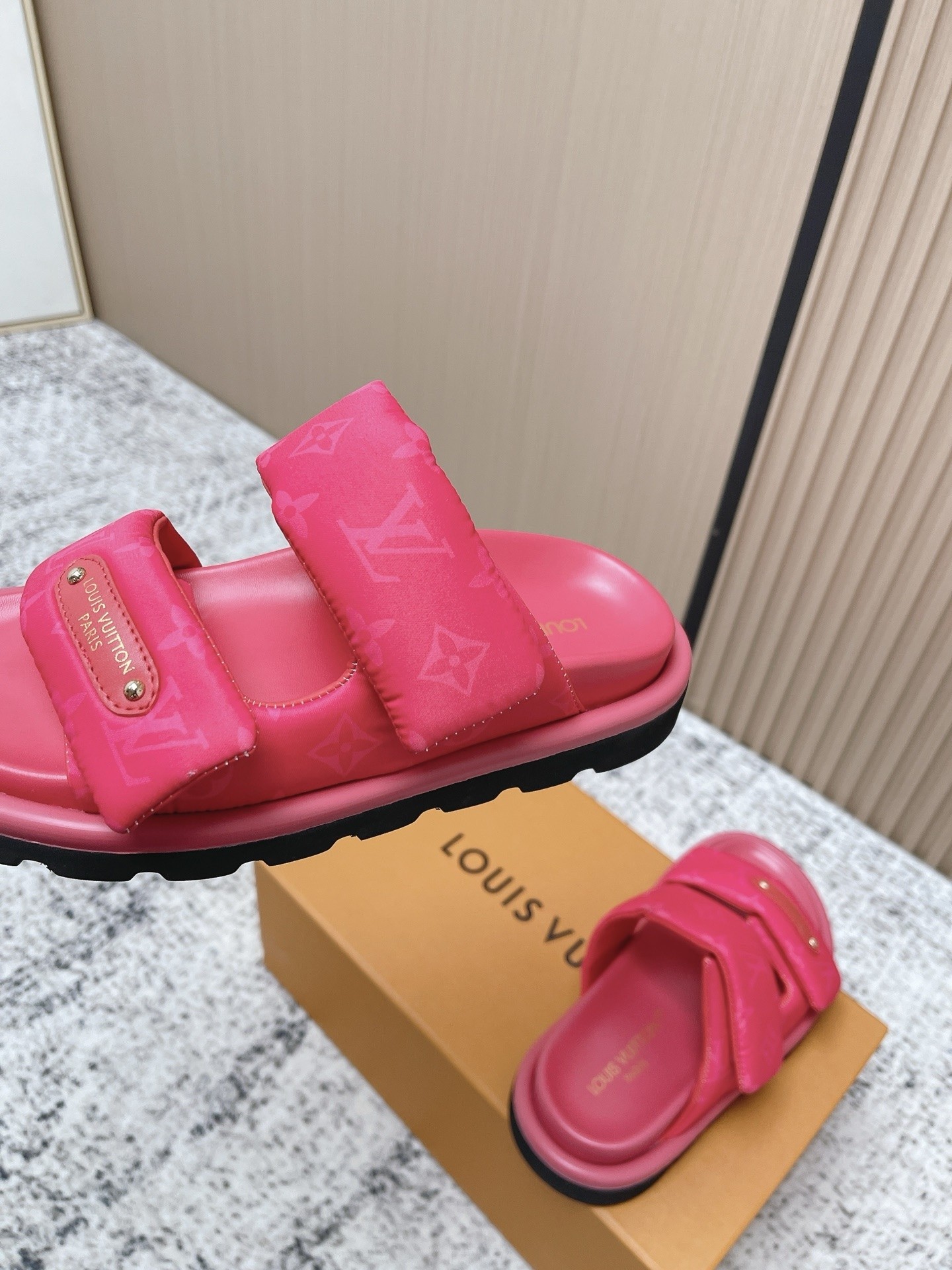 L X V SLIPPERS detail 9