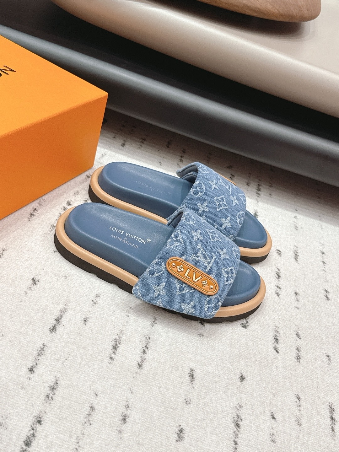 L X V SLIPPERS(Multiple colors) detail 12