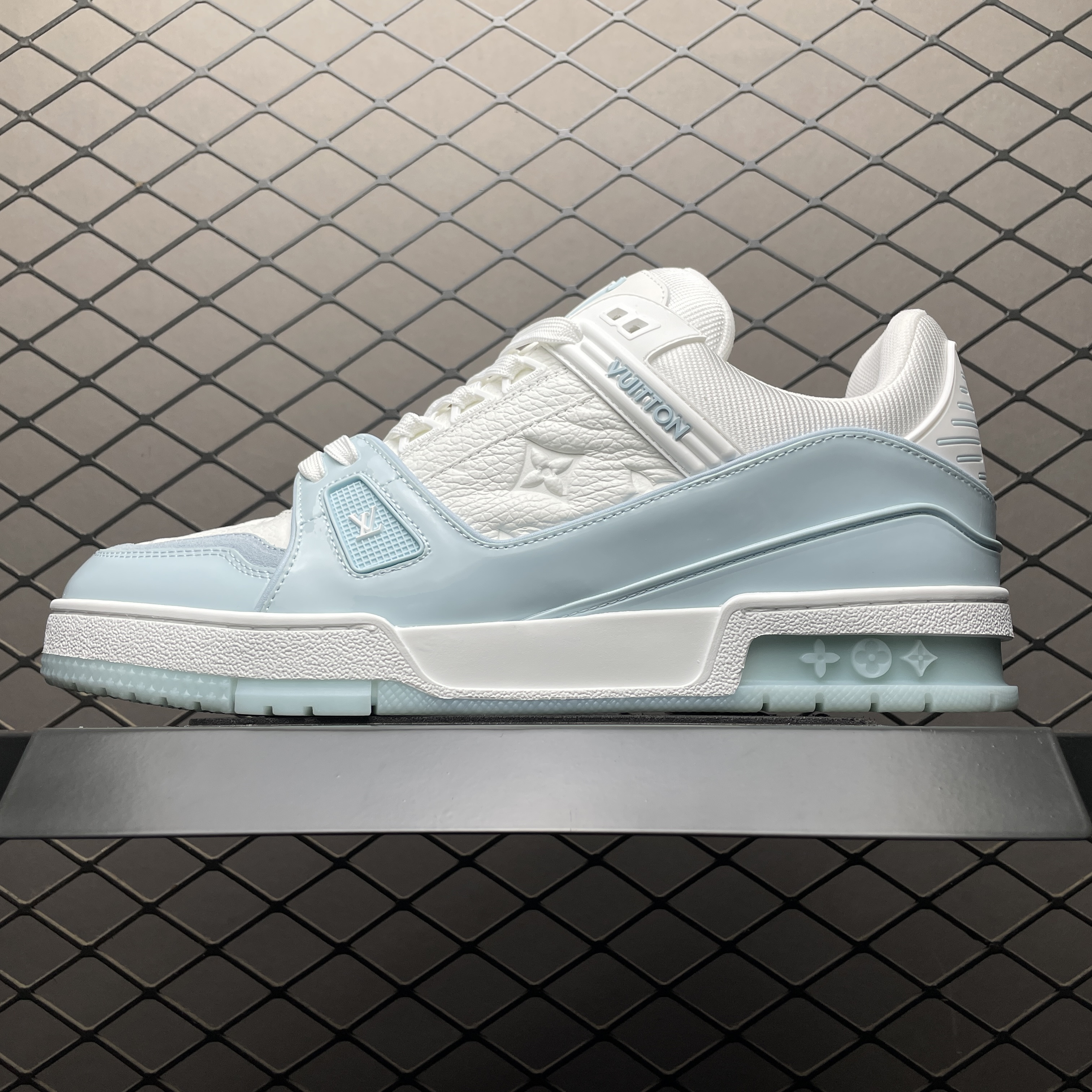 L X V TRAINER Sneakers