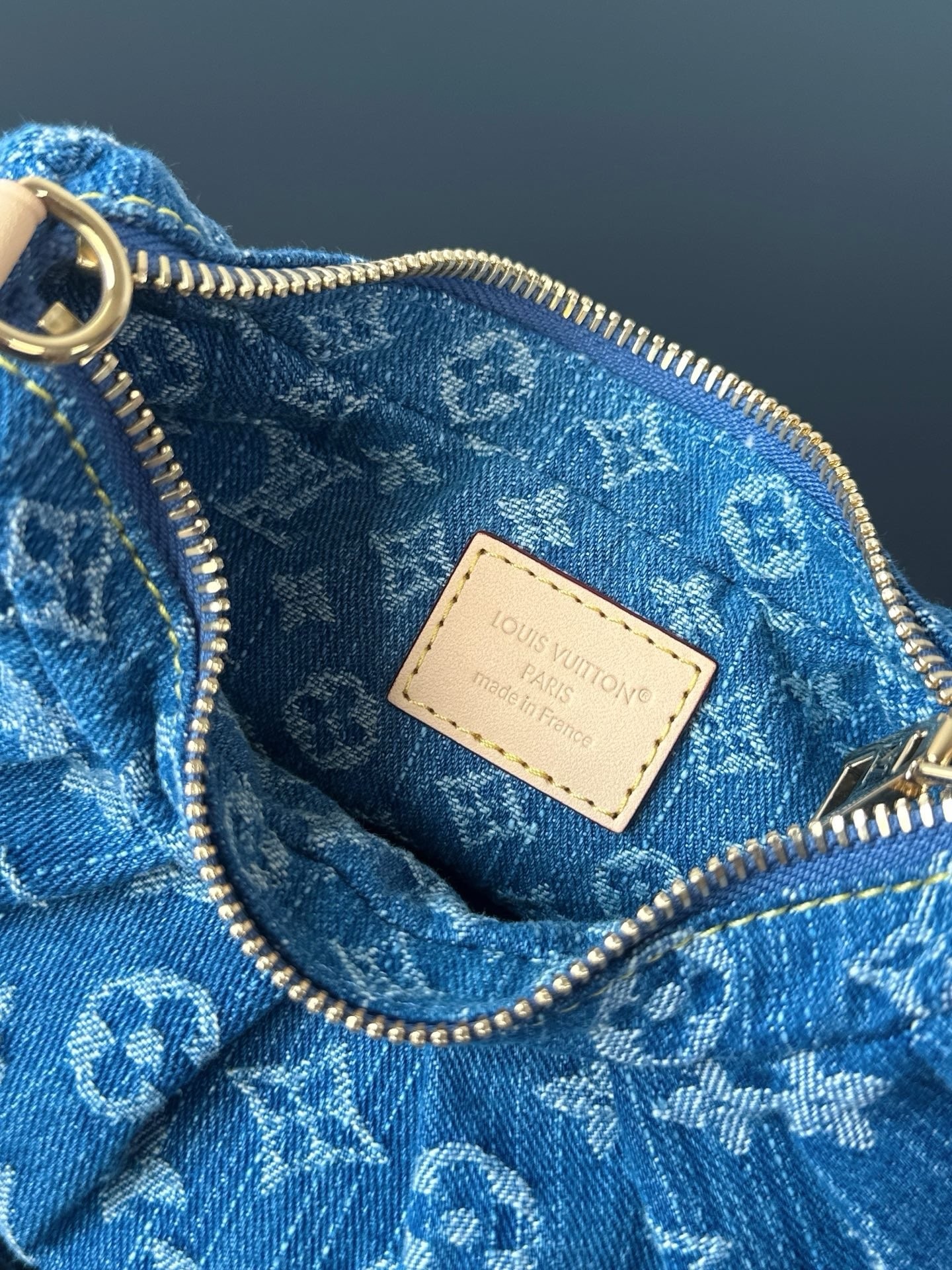 L X V Pochette Valley Size:21x7x15cm detail 9