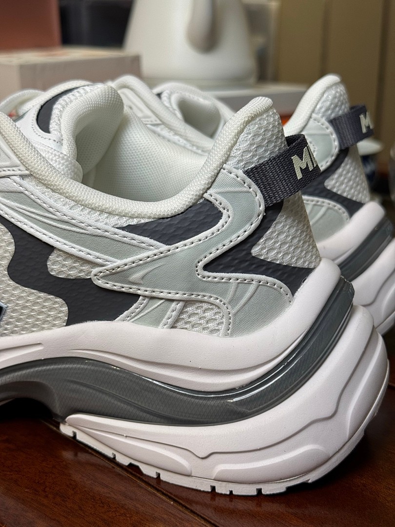 MLB白灰 New York Yankees Curve Runner 跑步鞋 先锋白 3ARNSPL4N （GP011）