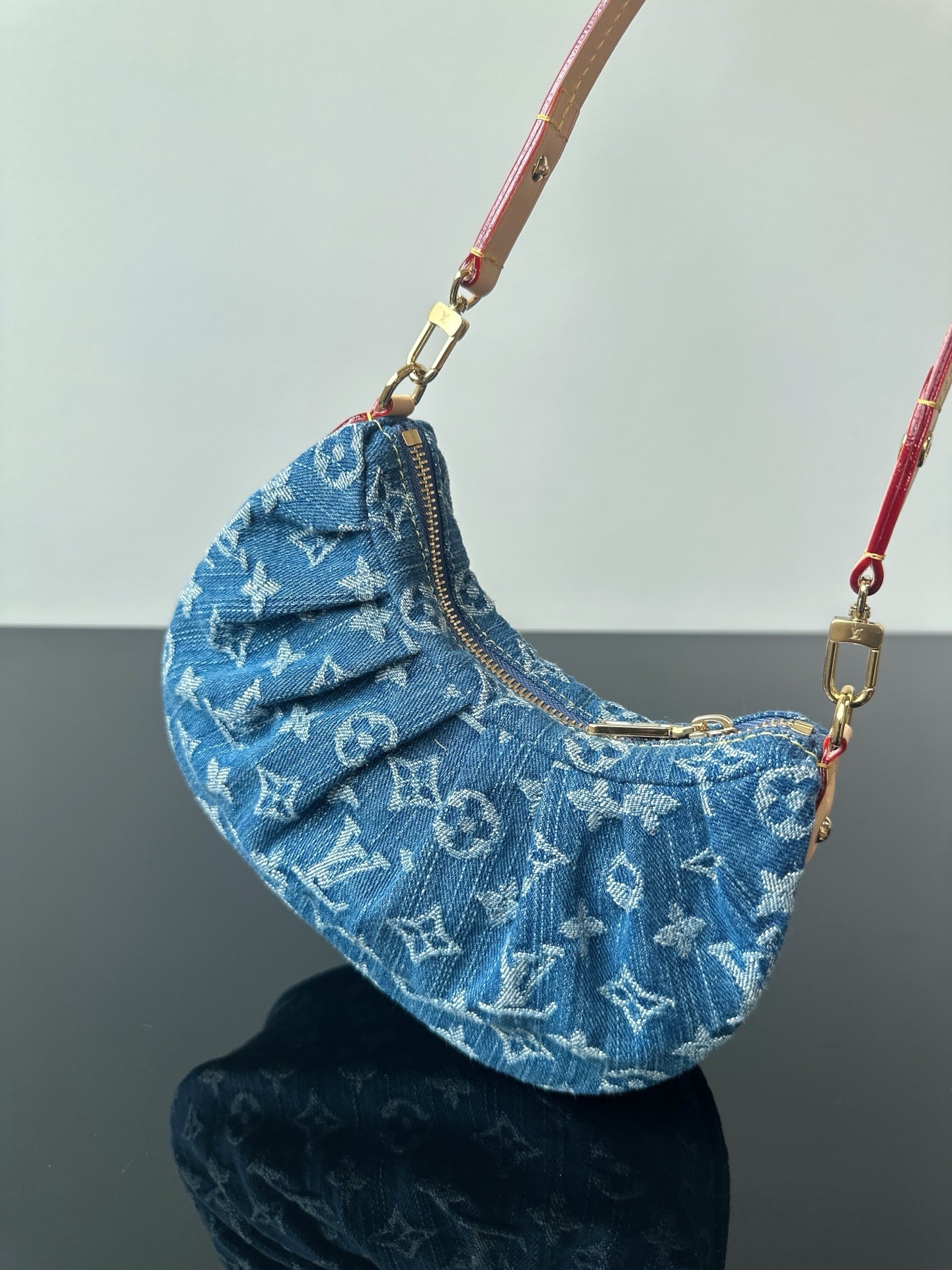 L X V Pochette Valley Size:21x7x15cm detail 6
