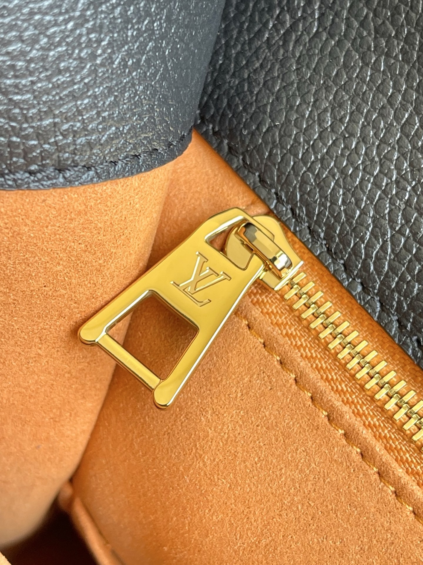 L X V OnTheGo Size:35x27x14cm detail 8