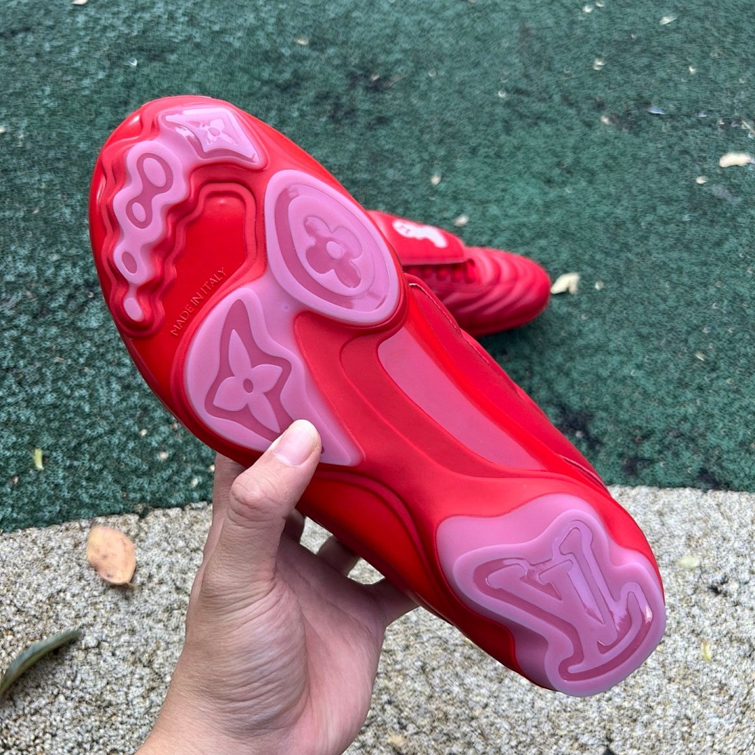 LOUIS VUITTON Footprint Soccer lv足球鞋红色 尺码：39-45   52