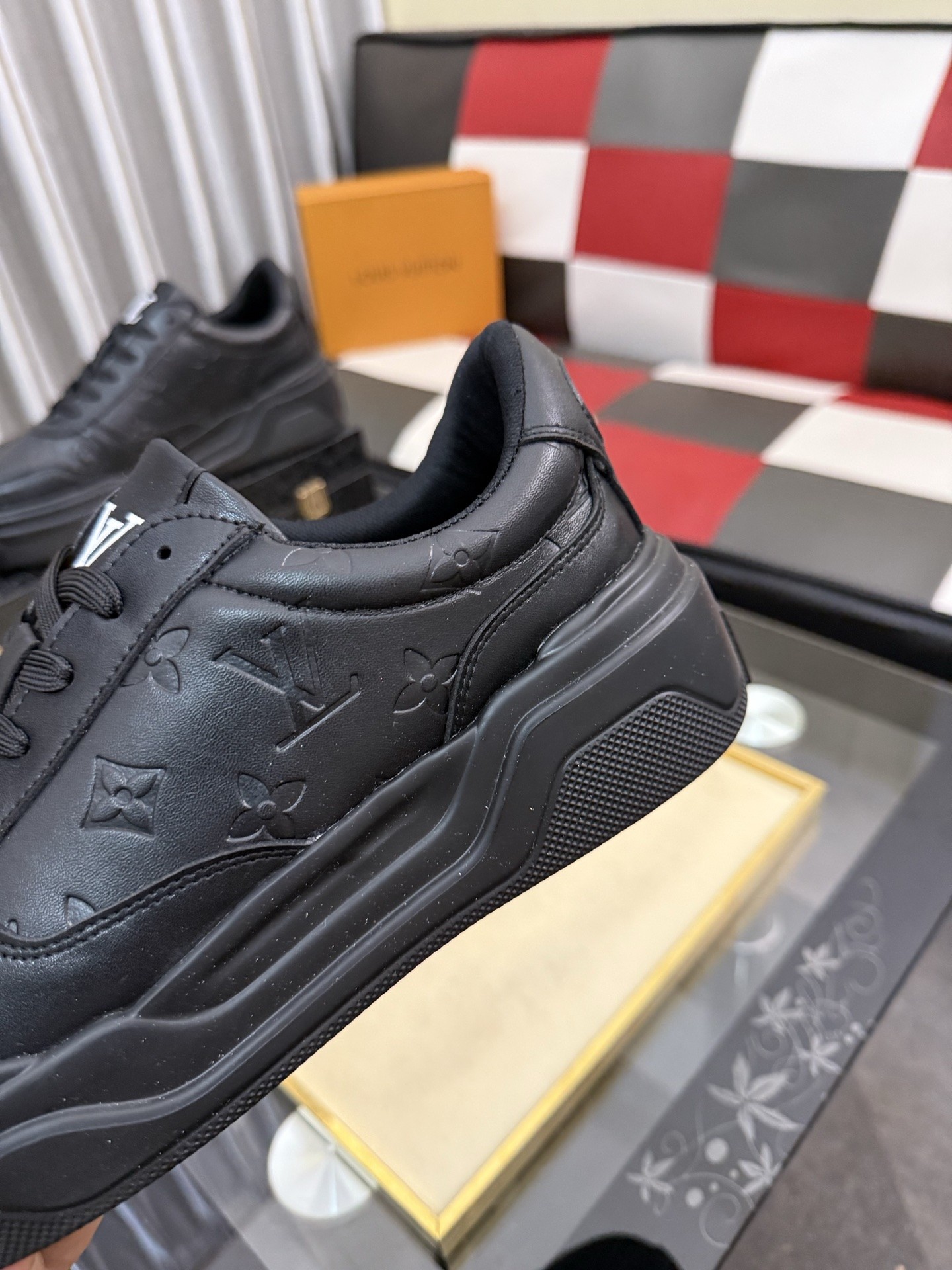 L X V Sneakers detail 8
