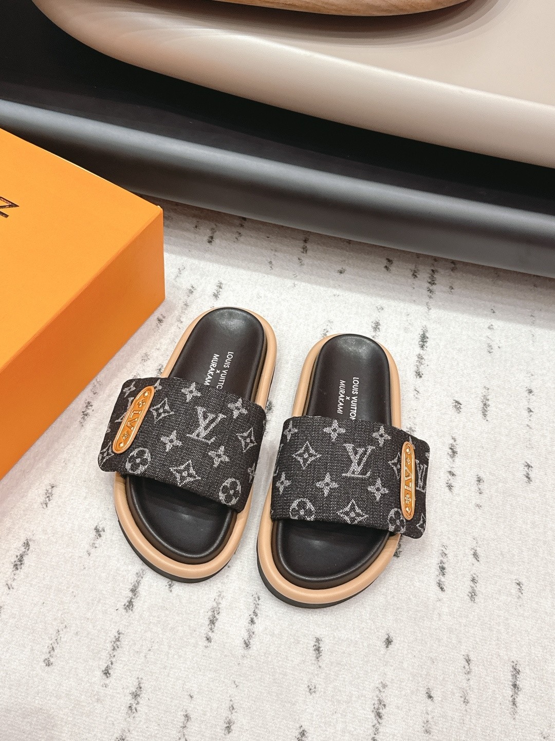 L X V SLIPPERS(Multiple colors) detail 5