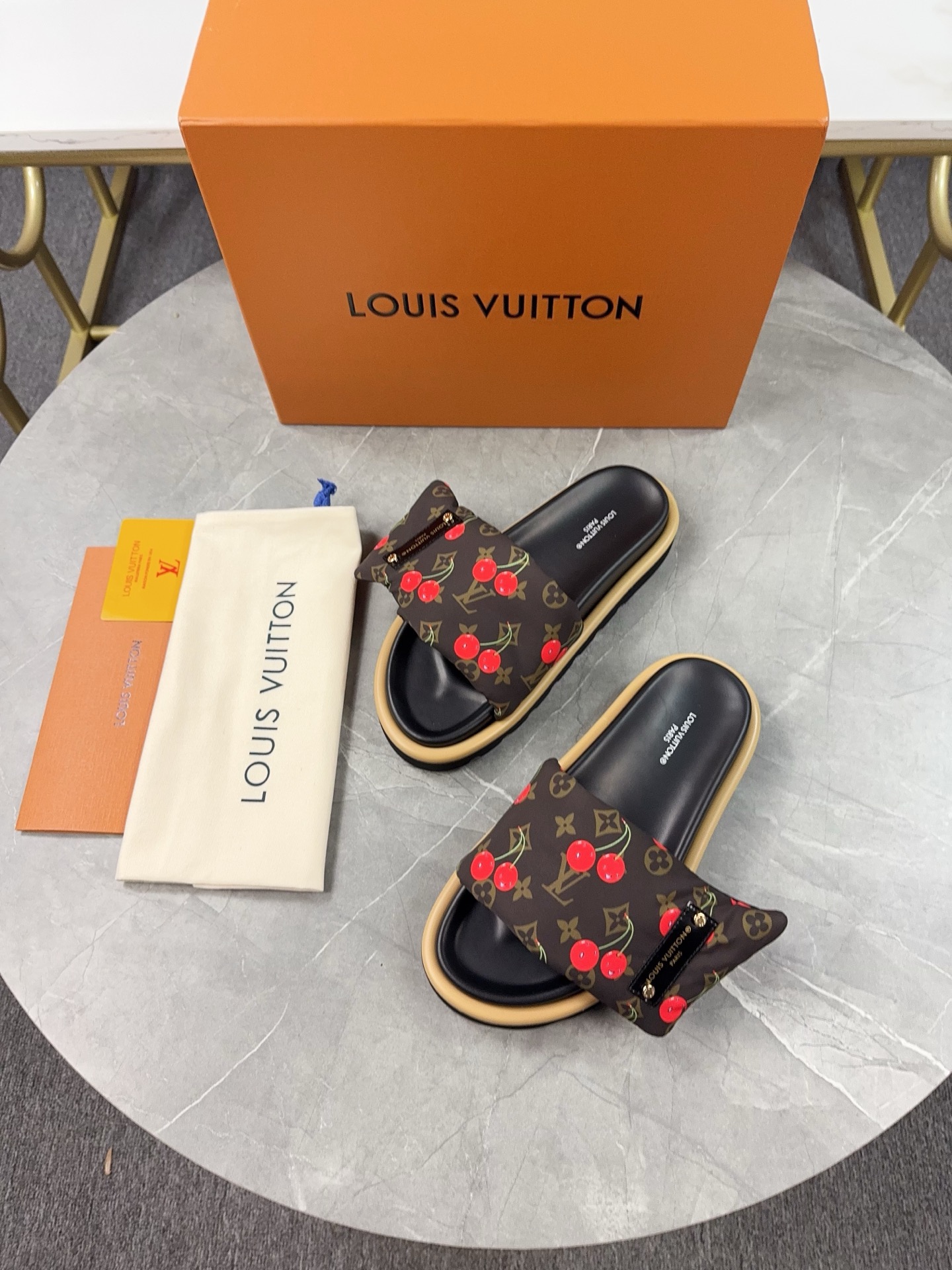 L X V Slippers 26ss detail 4