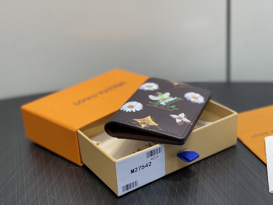 L X V Wallets(Multiple sizes) detail 11