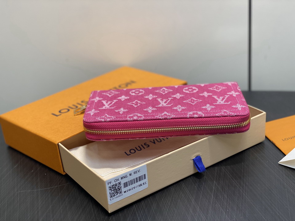 L X V Wallets(Multiple sizes) detail 23