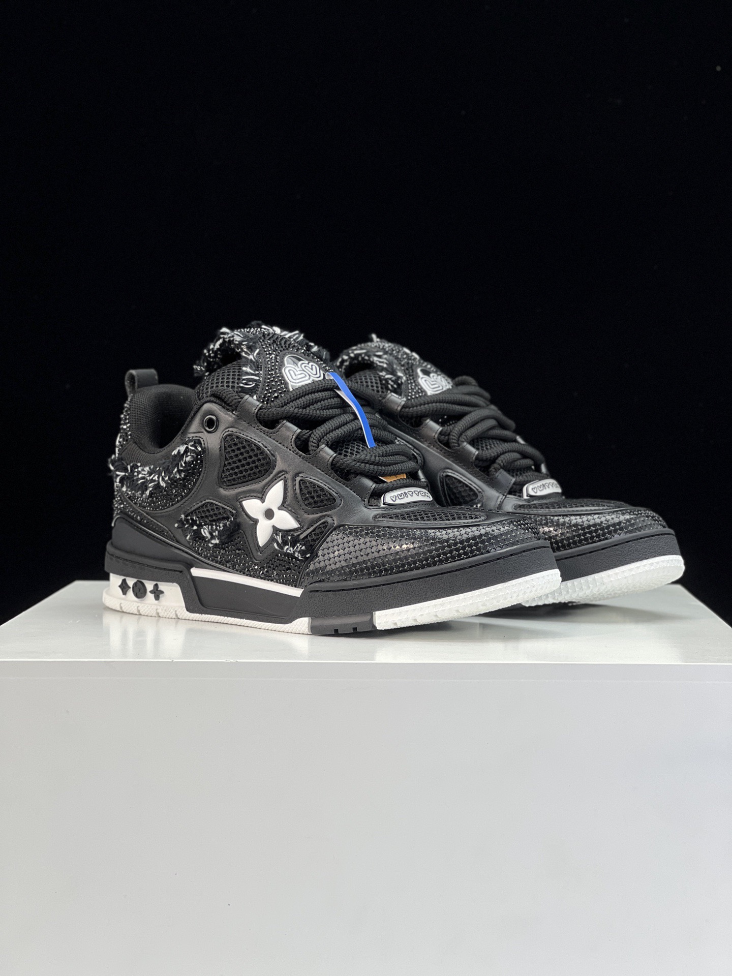 L X V Skate Sneaker detail 4