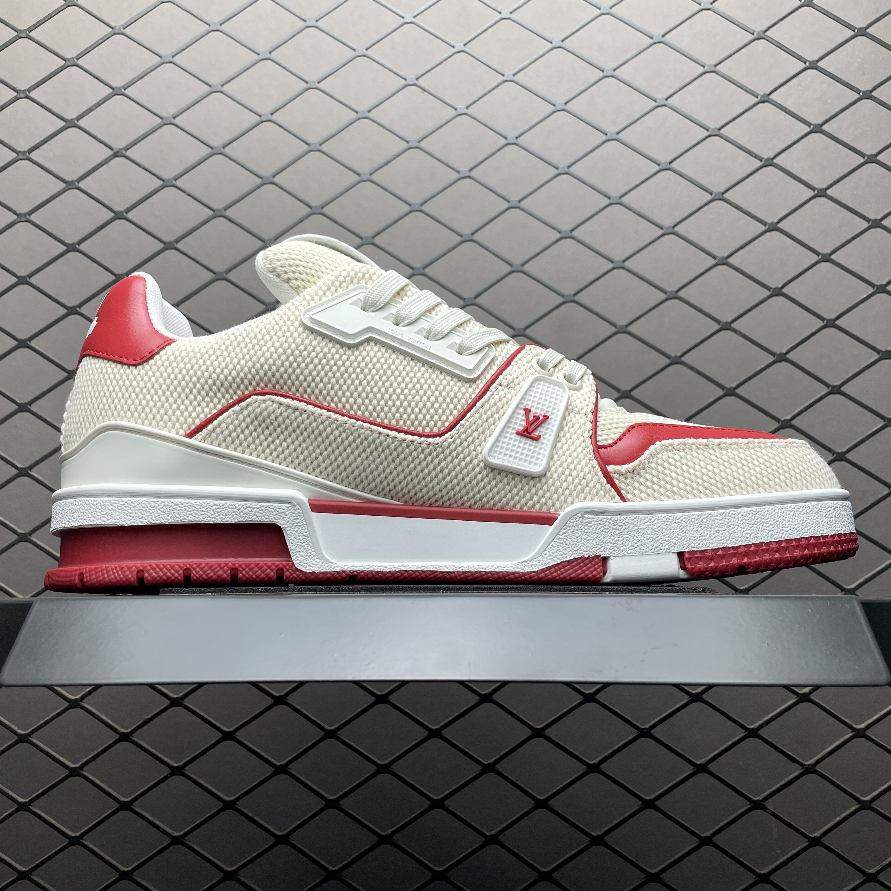 L X V TRAINER Sneakers detail 3