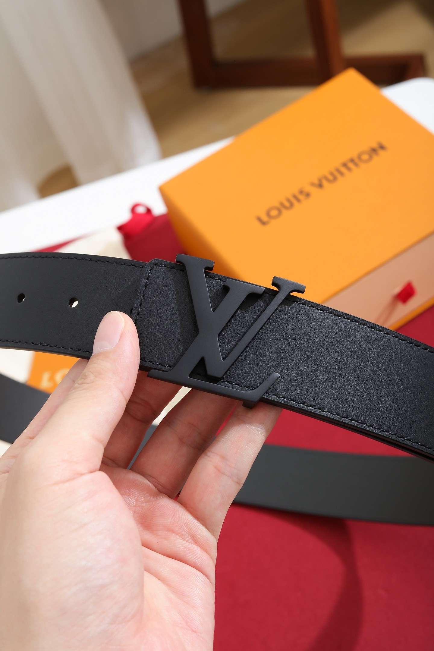 L X V Belt detail 5