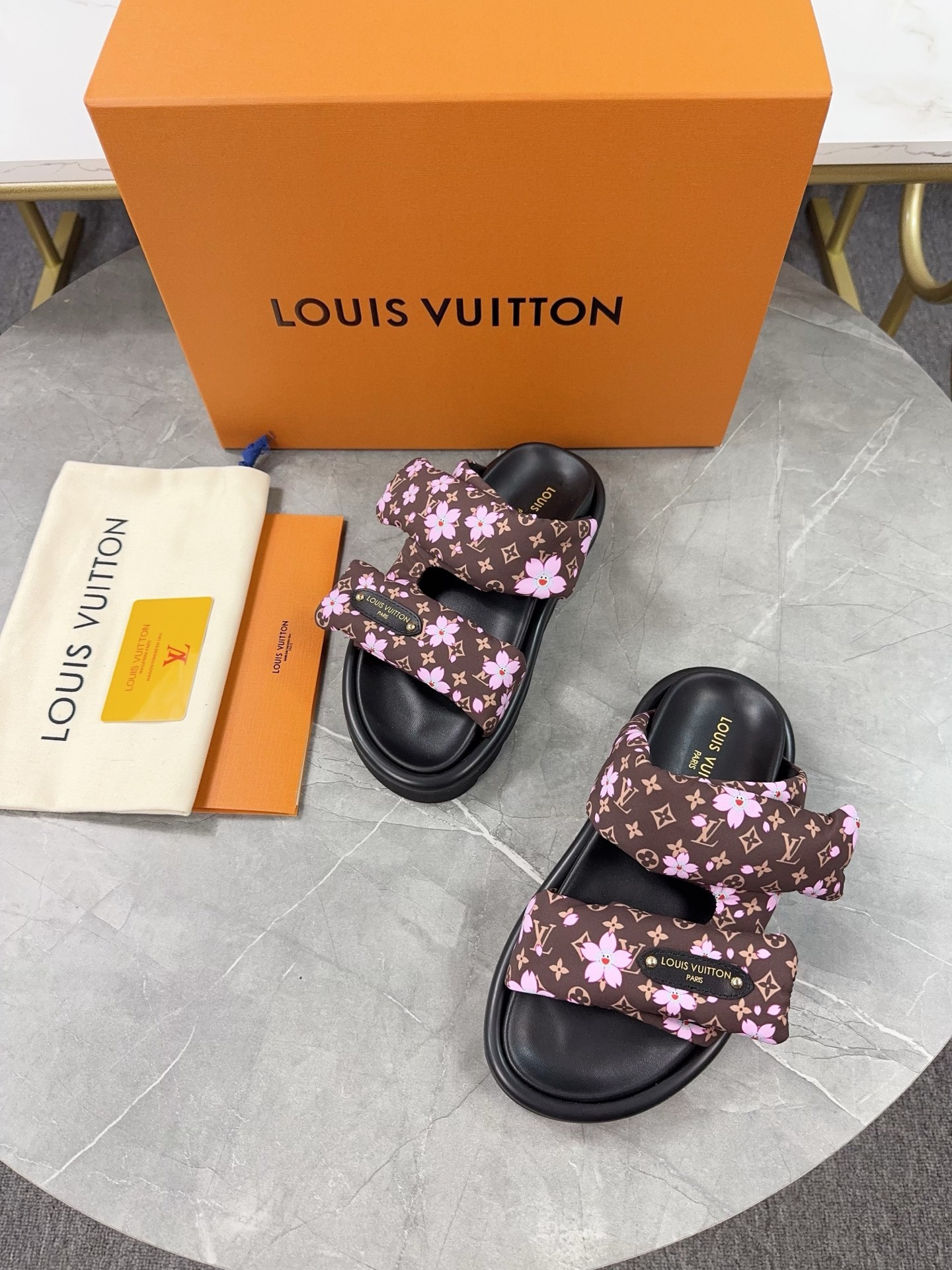 L X V SLIPPERS detail 3