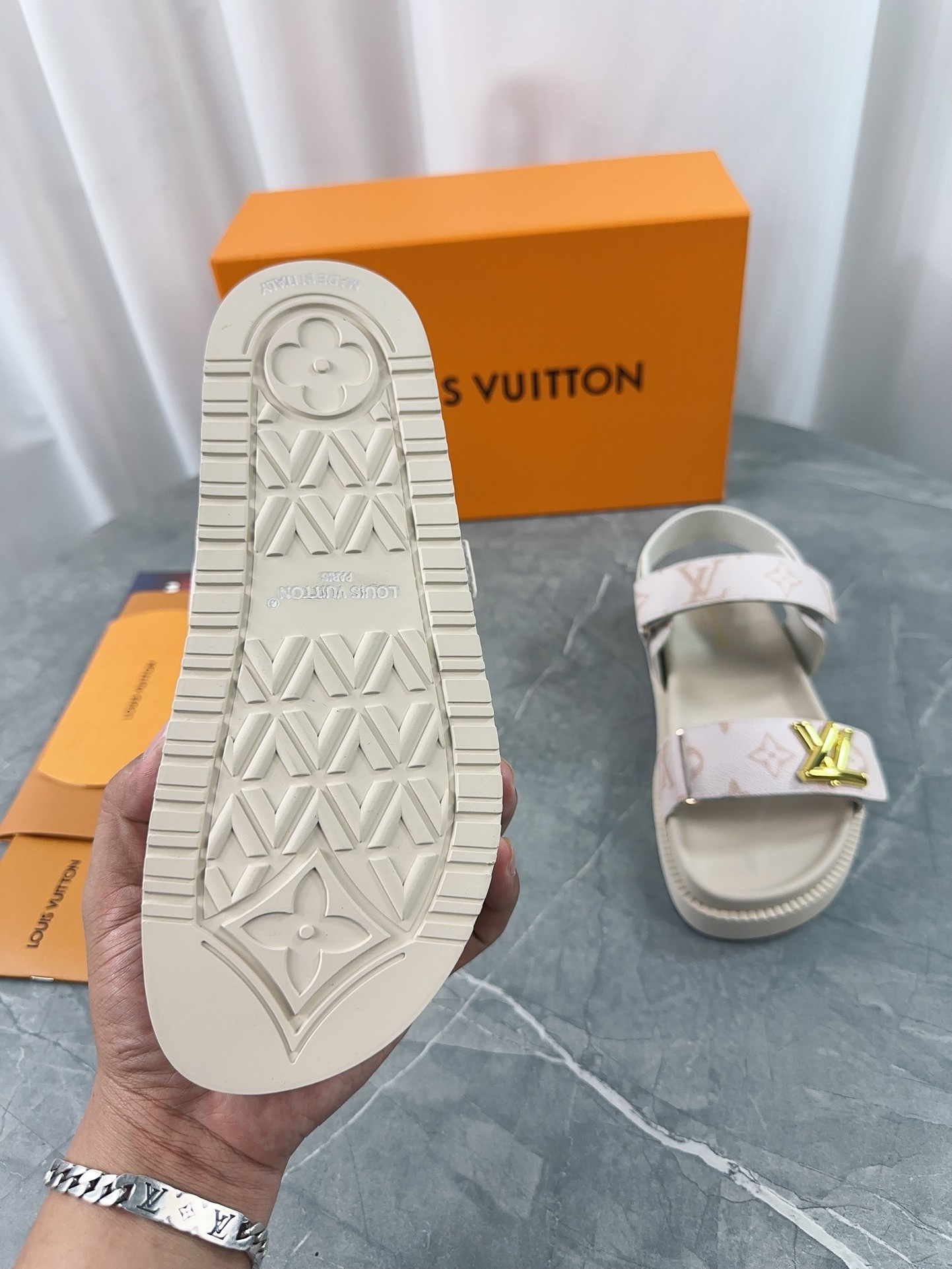 L X V SLIPPERS(Multiple colors) detail 5