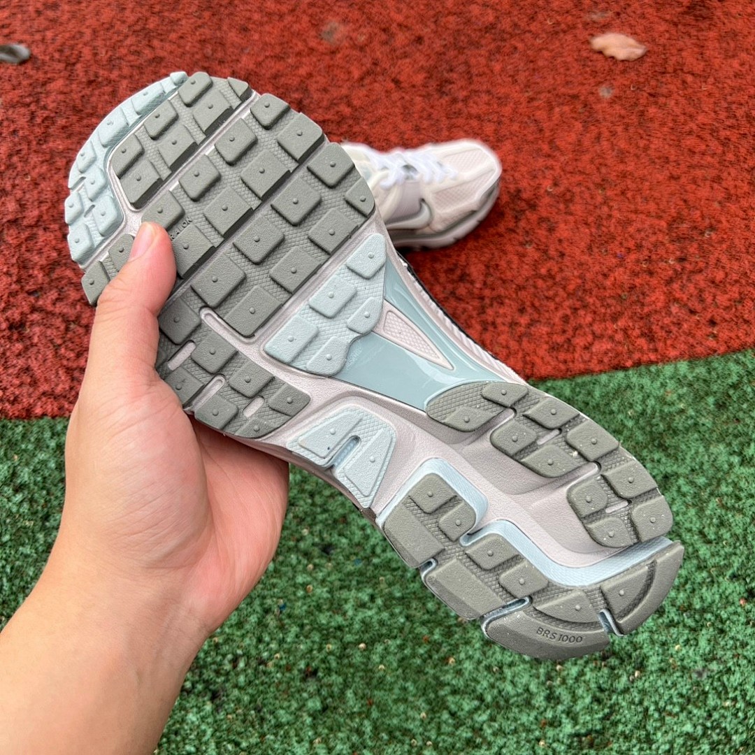 Nike Vomero 5 米灰蓝 Nike Zoom Vomero 5 米灰 低帮运动休闲跑步鞋 FZ3653-104
