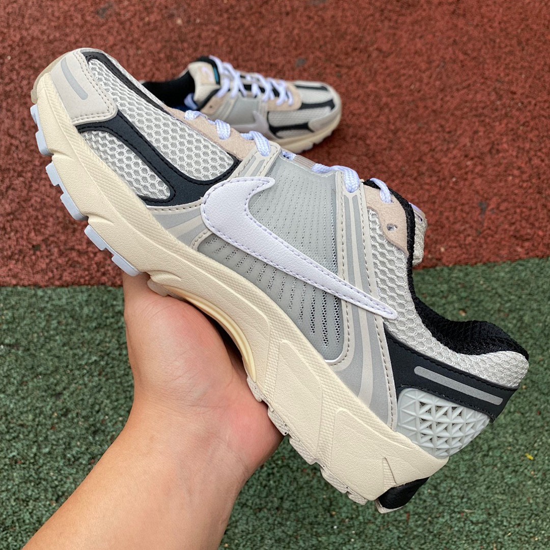 Nike Zoom Vomero 5白黑荧光低帮运动跑步鞋FN7649-110