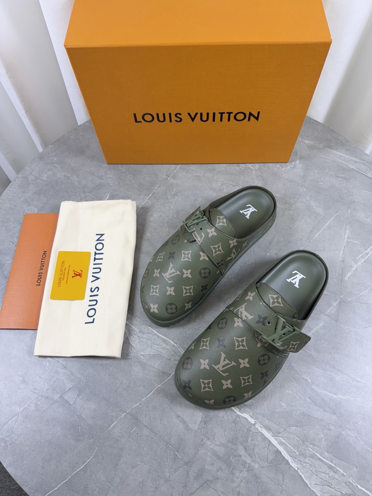 L X V Slippers detail 6