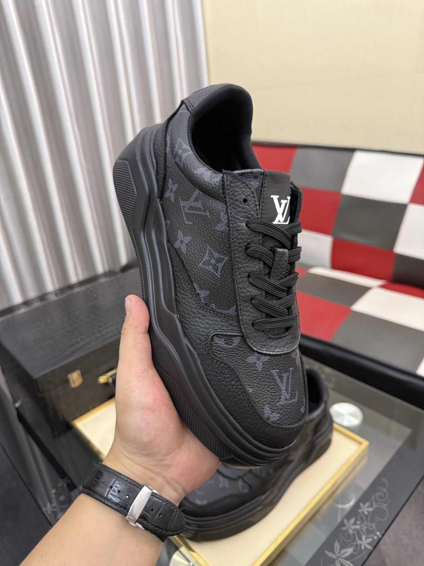 L X V Sneakers detail 4