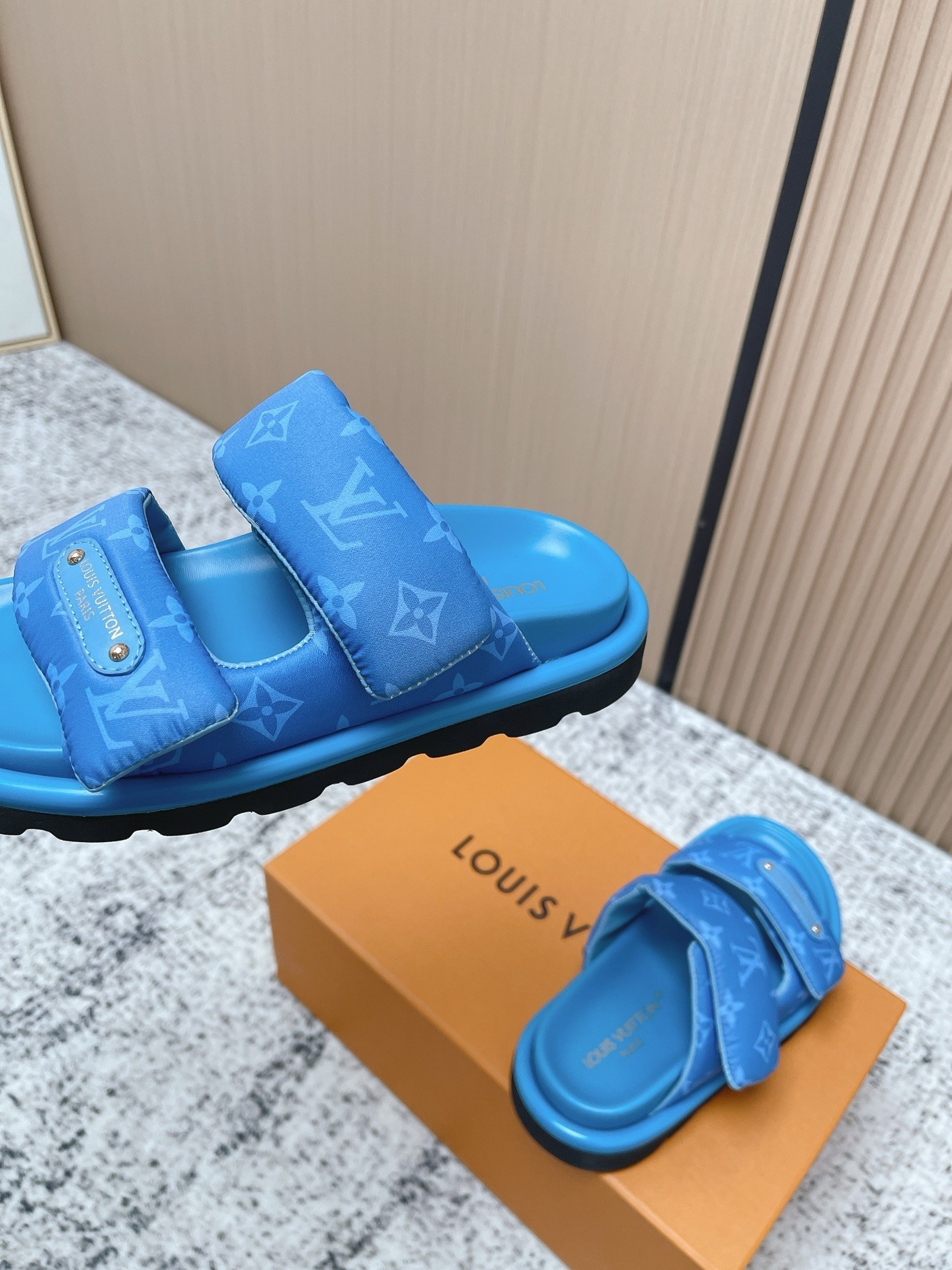 L X V SLIPPERS detail 9