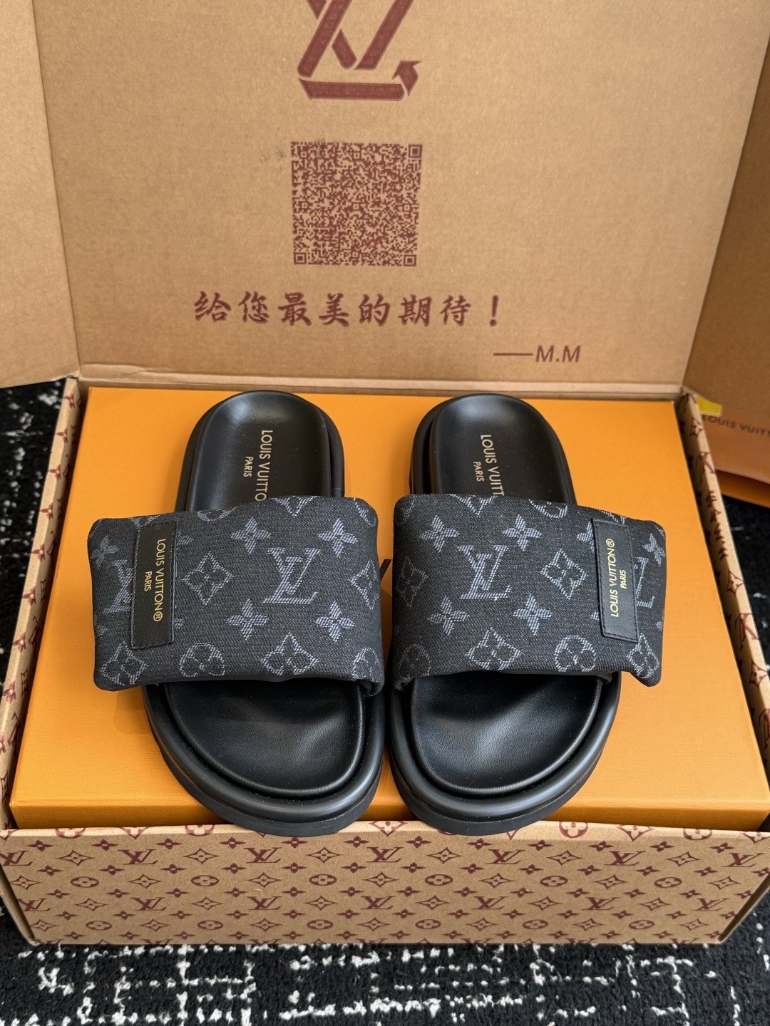 L X V SLIPPERS