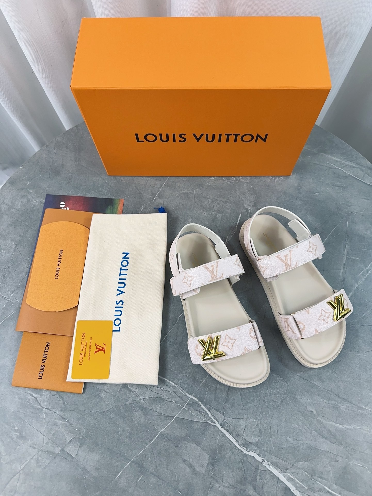 L X V SLIPPERS(Multiple colors) detail 4