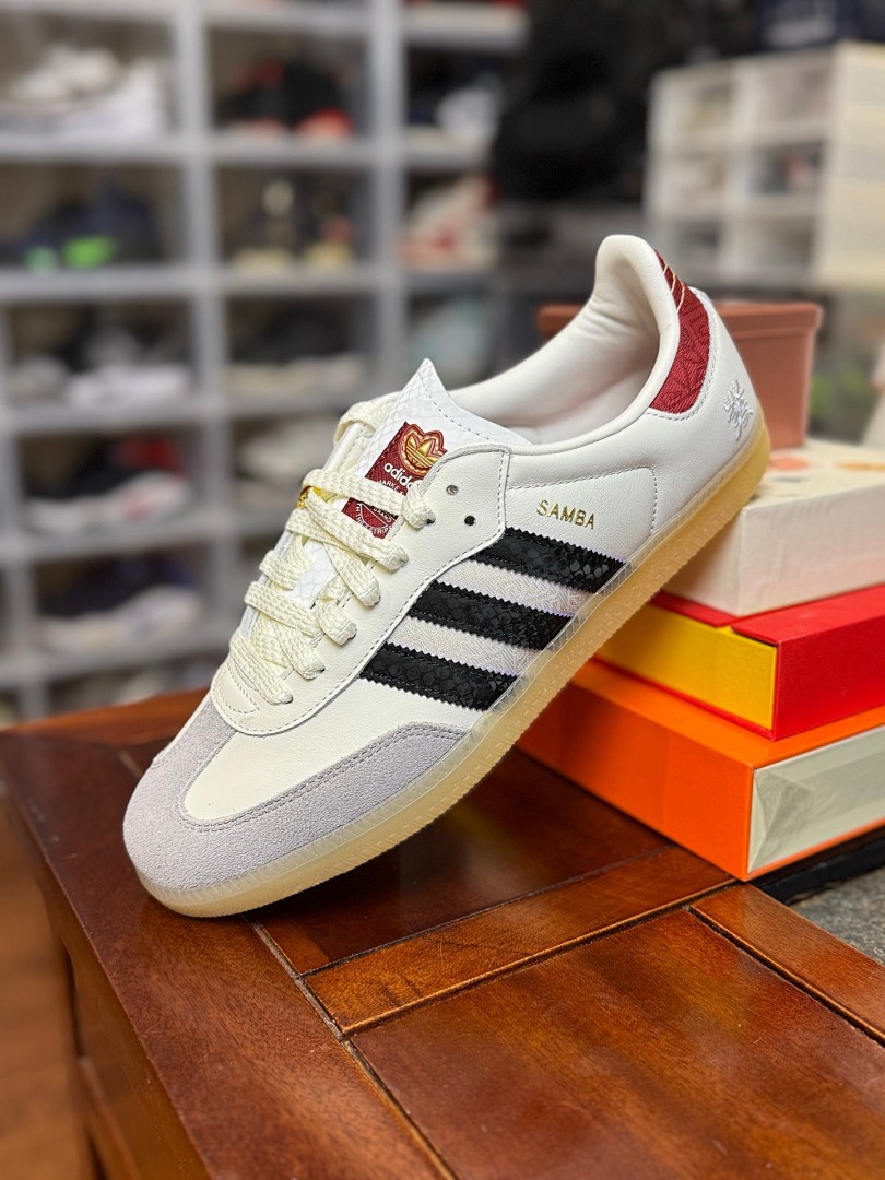 阿迪达斯德训 CNY蛇年限定白黑红 Adidas Originals Samba 桑巴德训鞋  JQ5976