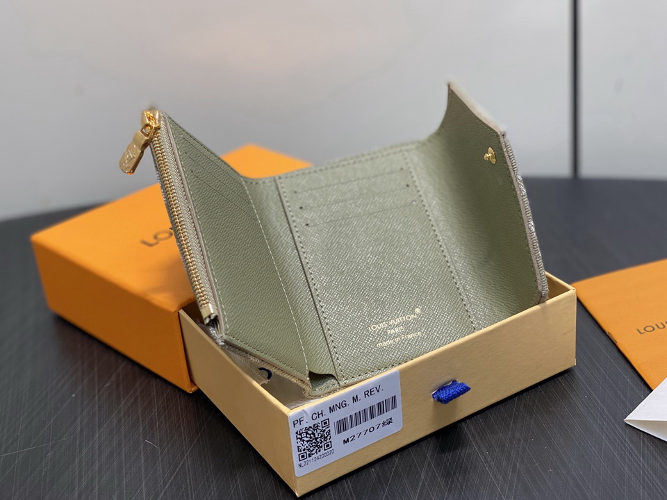 L X V Wallets(Multiple sizes) detail 16