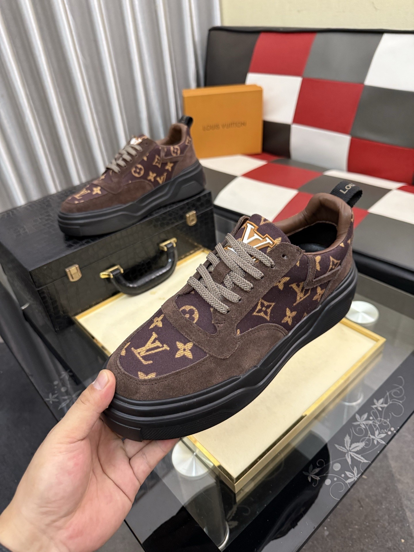 L X V Sneakers detail 5