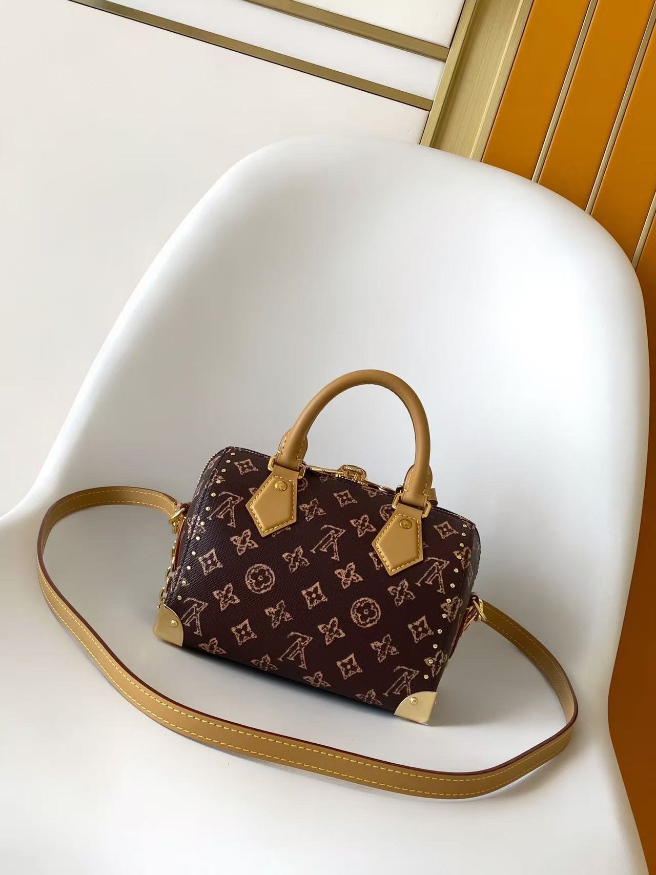 L X V Speedy Trunk 20 M28102 Size:20.5x13.5x11cm detail 3