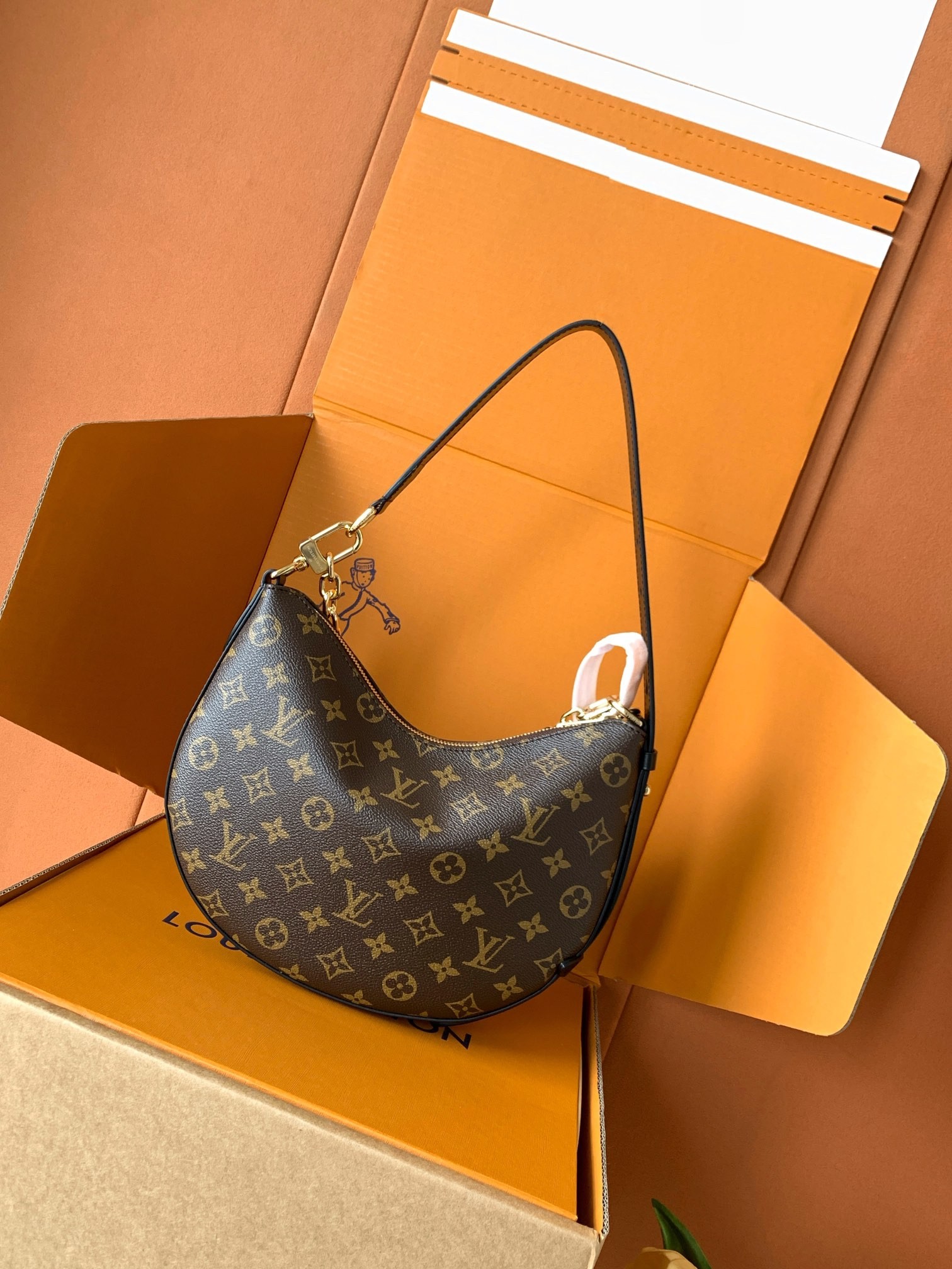 L X V Cookie BB M15056 Size：19x5x28.5cm