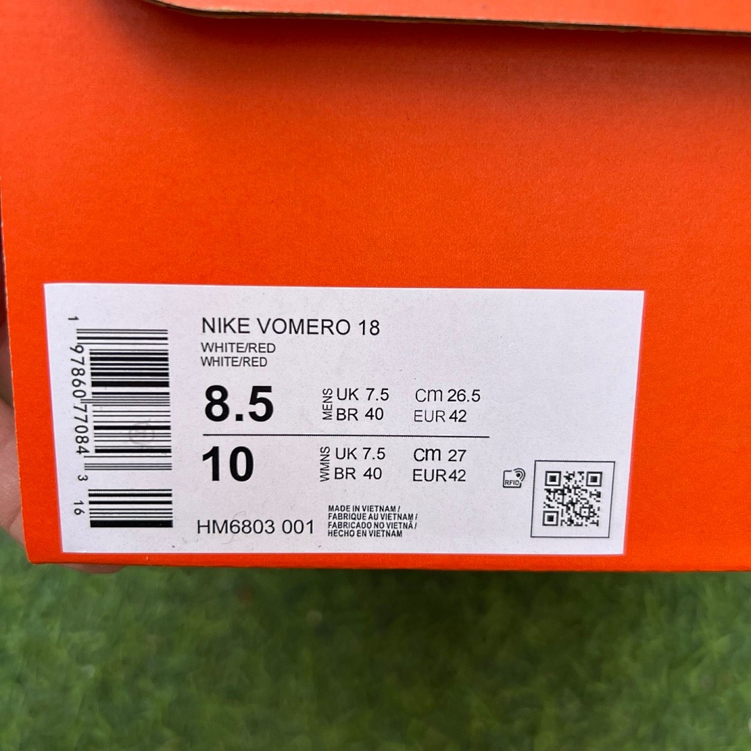 Nike跑步鞋 VOMERO18白红 马拉松  Nike耐克 VOMERO18夏季新款网面气垫透气缓震运动跑步鞋hm6803-0010