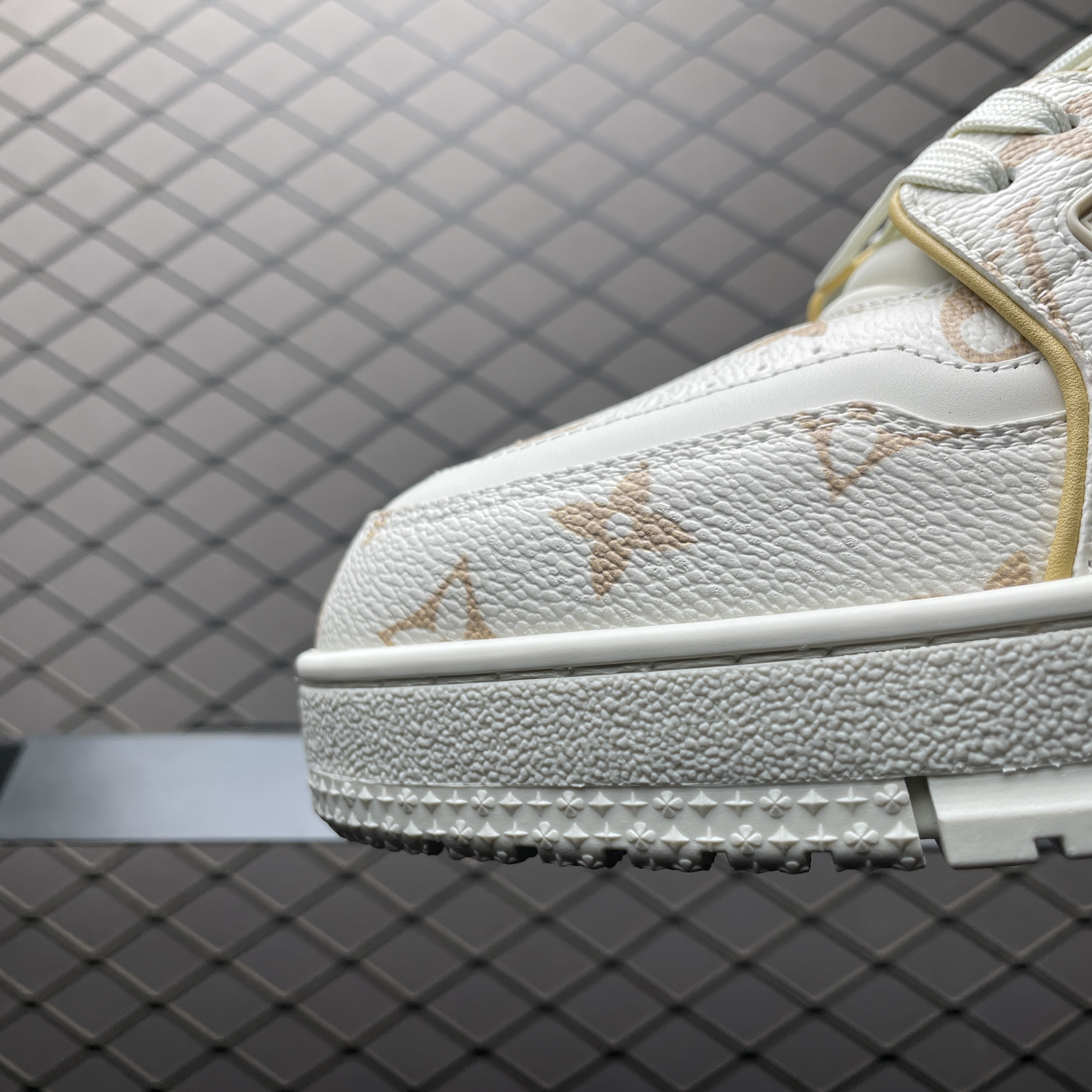L X V TRAINER SNEAKERS detail 6