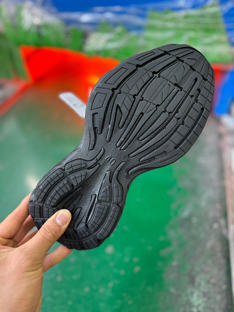 巴黎世家 Monday 黑色 vg纯原版 VG版 Balenciaga Monday 巴黎世家牛皮革圆头系带低帮生活休闲鞋 跑鞋WDTSC1000
