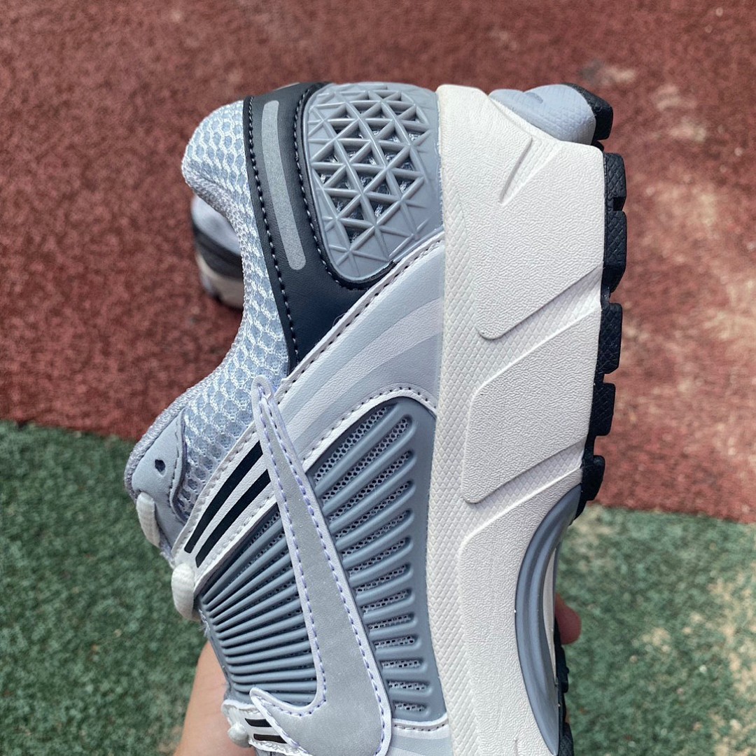 Zoom Vomero 5米灰色  Nike Air Zoom Vomero 5米灰色防滑耐磨女款 低帮跑步鞋FD9919-001