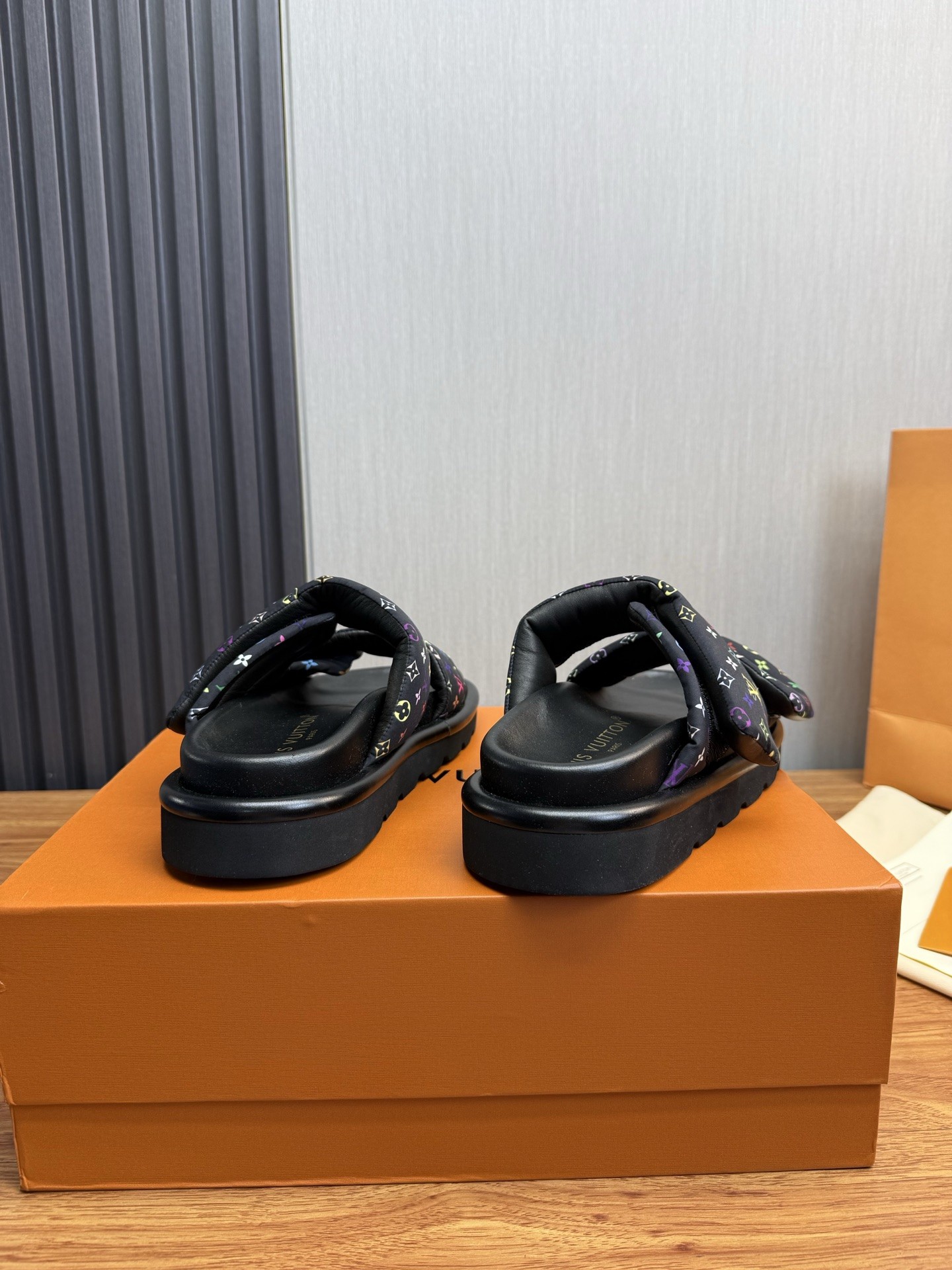 L X V SLIPPERS detail 4