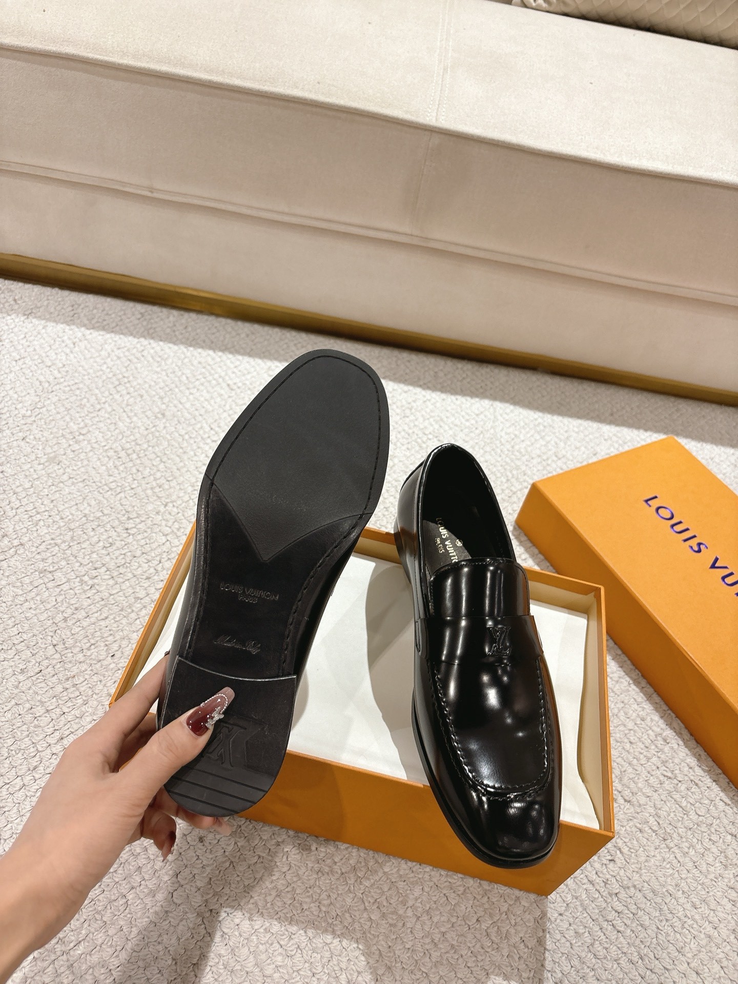 L X V Leather shoes detail 5